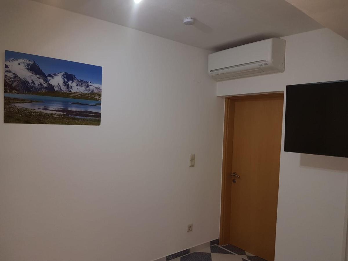 Ruhige Gemuetliche Ferienwohnung In Karlsruhe Daxlanden Fuer Monteure, Pendler, Geschaefsreisen, Wochenendreisen Exterior foto
